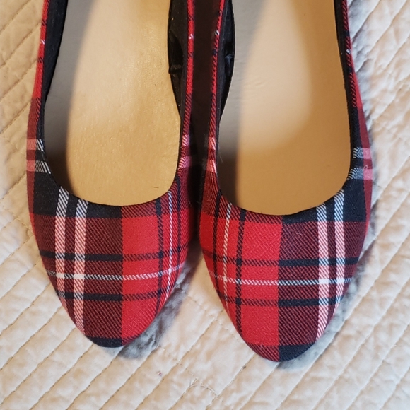 Cute red plaid flats, Size 10 - Picture 4 of 4